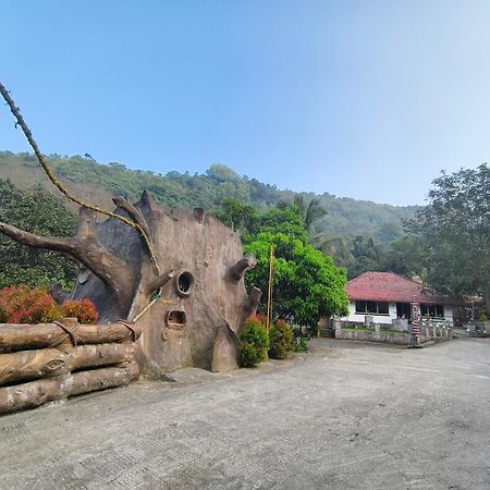 Forest And River Edge Resort Kannur Esterno foto