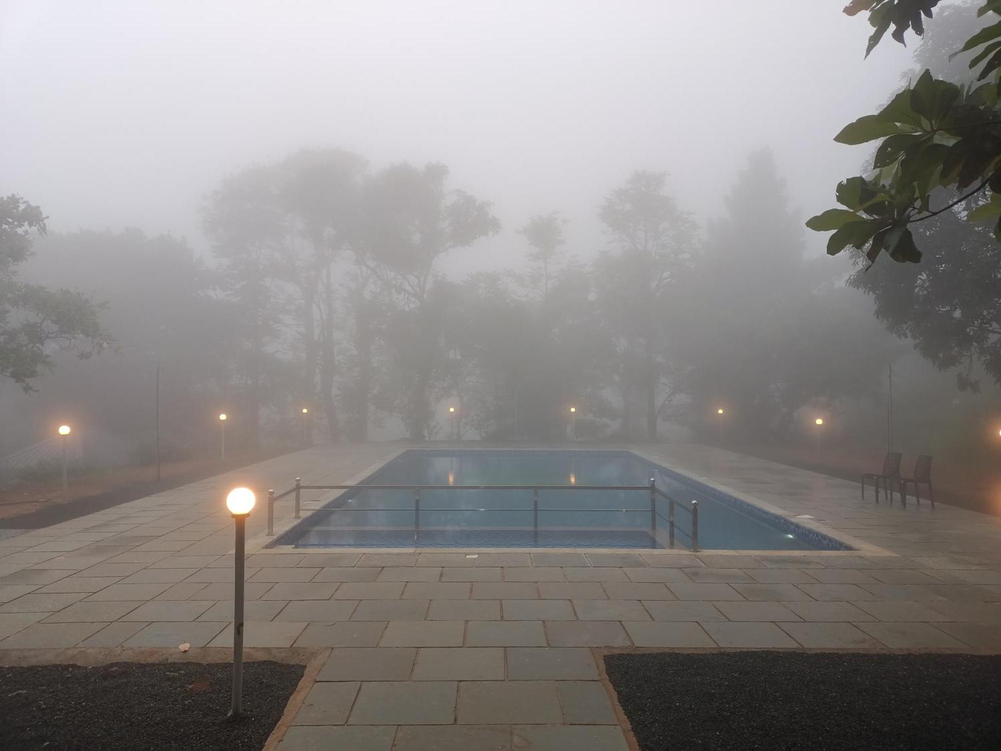 Forest And River Edge Resort Kannur Esterno foto