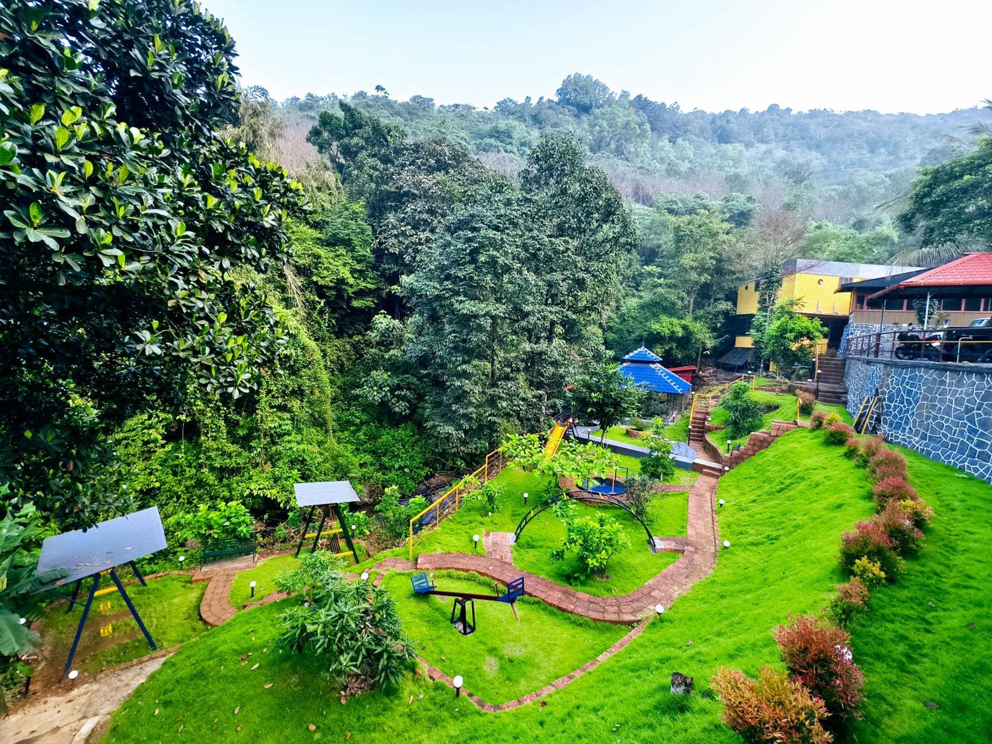 Forest And River Edge Resort Kannur Esterno foto